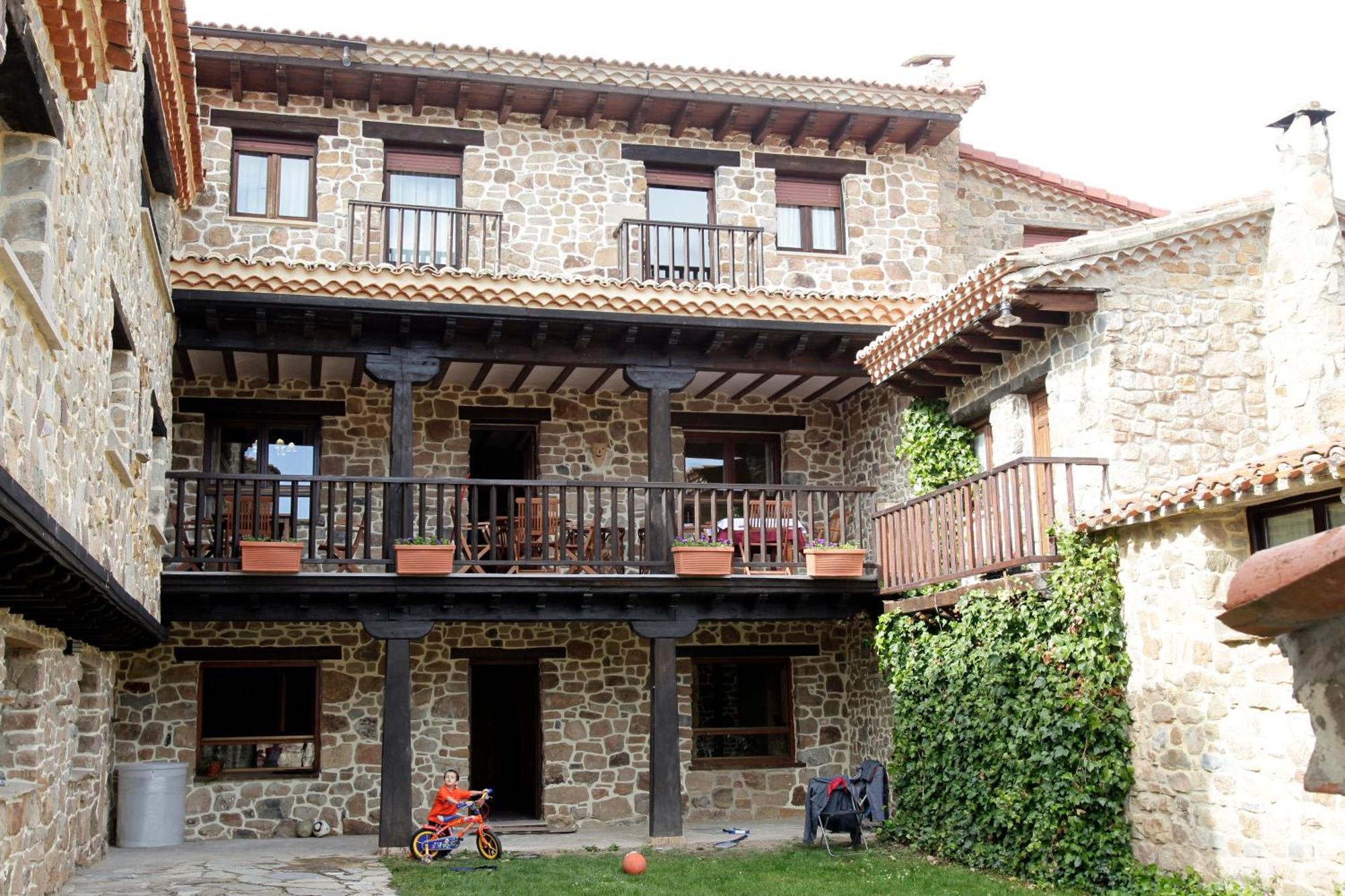Casona Santa Coloma Guest House Matute de la Sierra Exterior photo